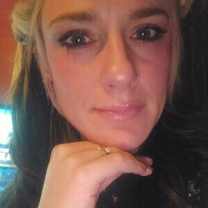 Meet your Posher, Holly